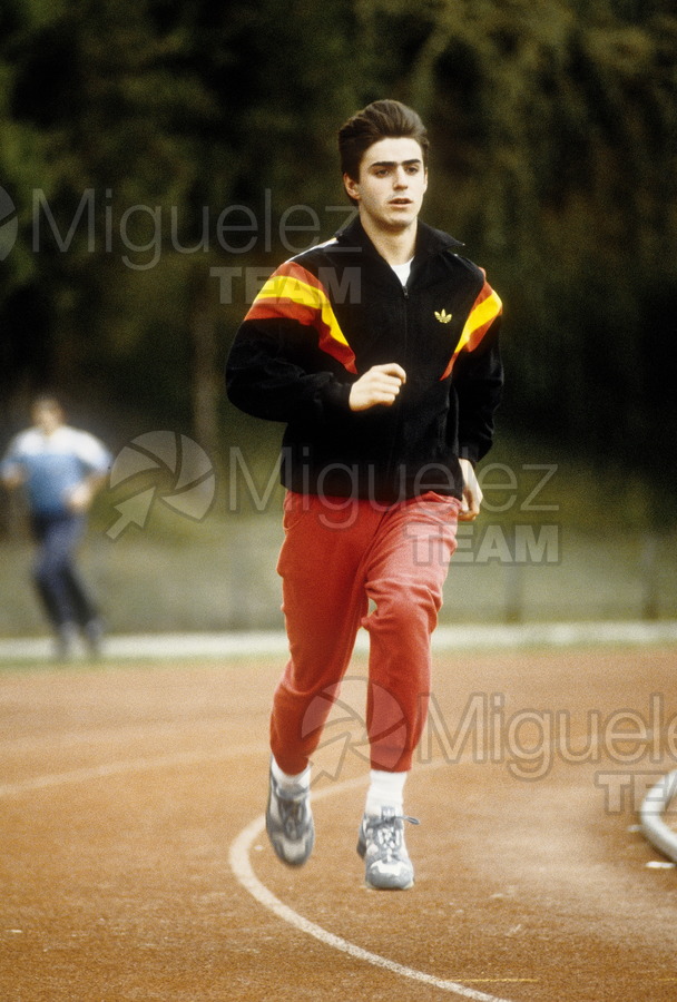 Fotos al atleta Tomas De Teresa (Madrid) 1987.