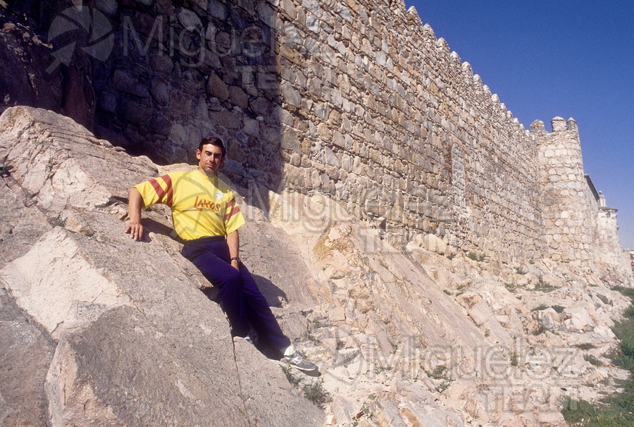 Fotos al atleta Santiago Moreno (Avila) 1989.
