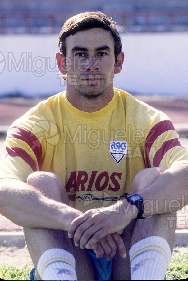 Fotos al atleta Santiago Moreno (Avila) 1989.