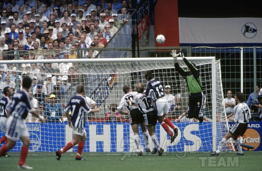 Partido Copa del Mundo Francia 1998 entre ALEMANIA-YUGOSLAVIA en el estadio Felix Bollaert en Lens.