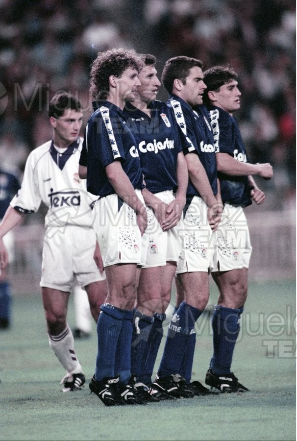 Partido de Liga 1ª División entre el REAL MADRID-REAL OVIEDO en el campo Santiago Bernabéu (Madrid) 1993