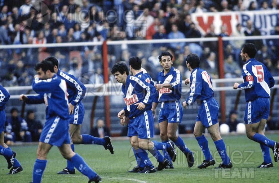 Partido de Liga 1ª División entre el REAL MADRID-RAYO VALLECANO en el VICENTE CALDERÓN (Madrid). 1994