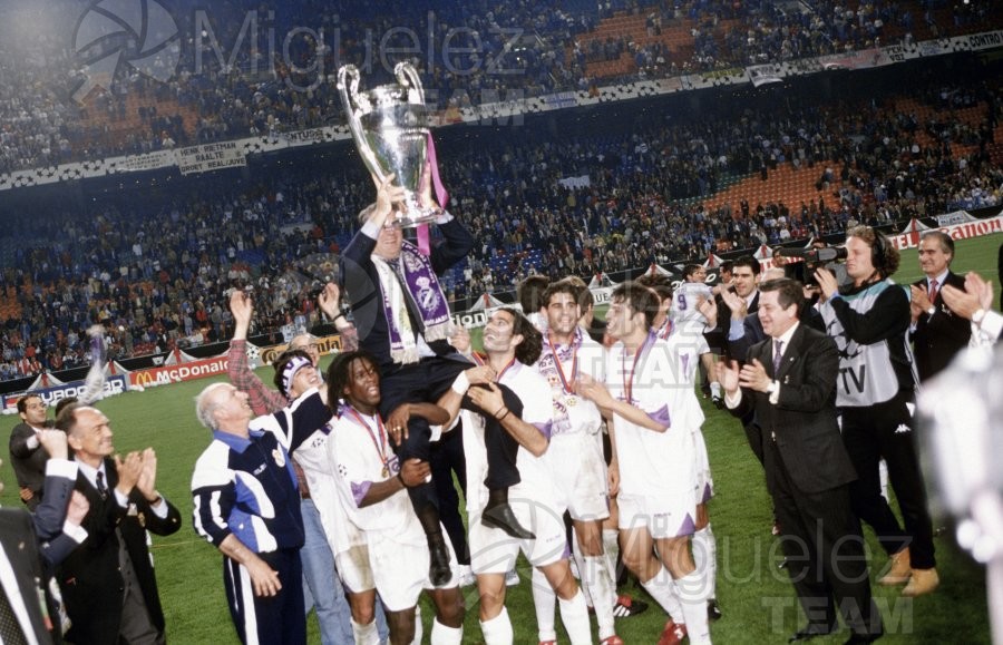 FINAL CHAMPIONS LEAGE (Liga de Campeones) en Amsterdam (Holanda) entre el REAL MADRID-JUVENTUS. 1998