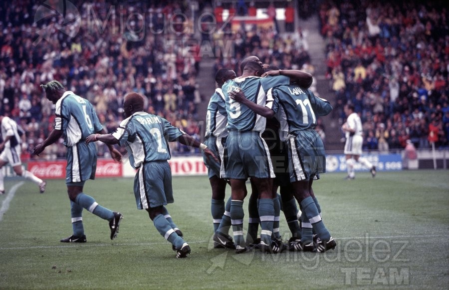 Partido de Copa del Mundo Francia 1998 entre ESPAÑA-NIGERIA (2-3) en el Estadio de la Beaujoire de Nantes. 1998
