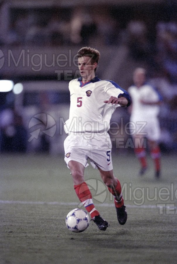 Encuentro Internacional amistoso entre ESPAÑA-RUSIA en el estadio de los Cármenes de Granada. 1998