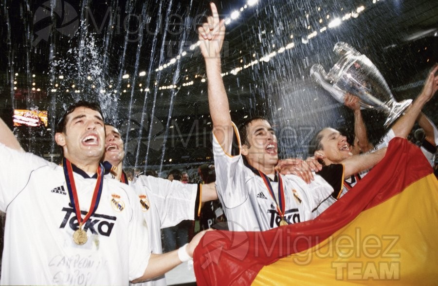 Final de la LIGA DE CAMPEONES (Champions Leage) entre Real Madrid - Valencia (París) 2000.