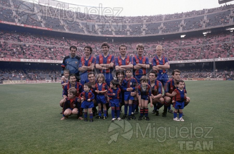 Partido de liga de 1ª división BARCELONA-AThLETIC DE BILBAO en el CAMP NOU (Barcelona) 1990