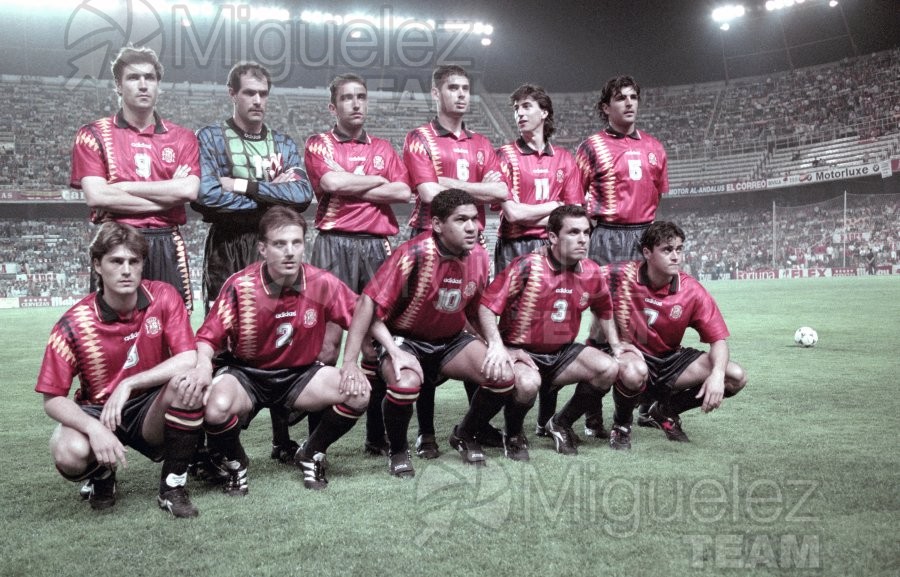 Partido de clasificación para la Eurocopa entre ESPAÑA-BÉLGICA en el estadio Ramón Sánchez Pizjuán de Sevilla. 1995