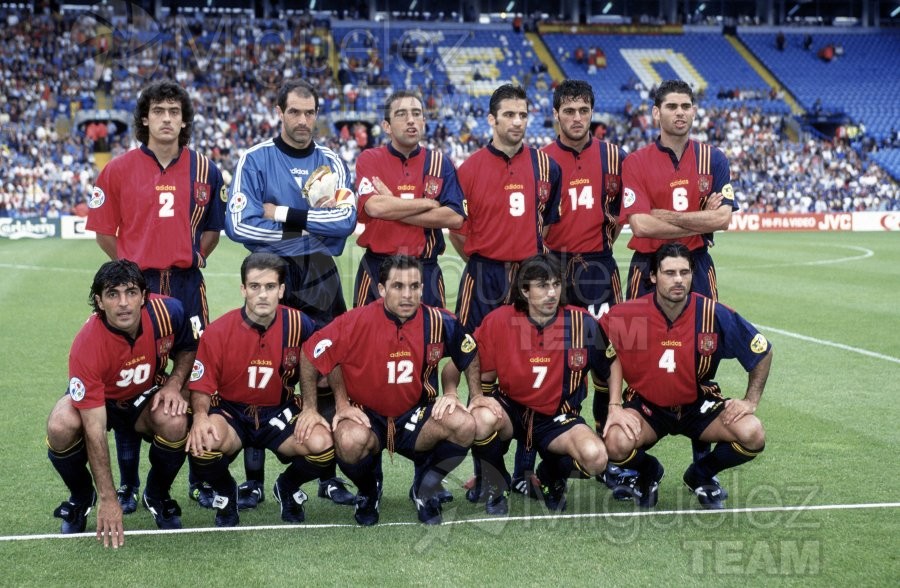 Partido 1ª Fase de la EUROCOPA-1996 entre ESPAÑA-RUMANIA en el estadio ELLAN ROAD DE LEEDS (INGLATERRA). 1996