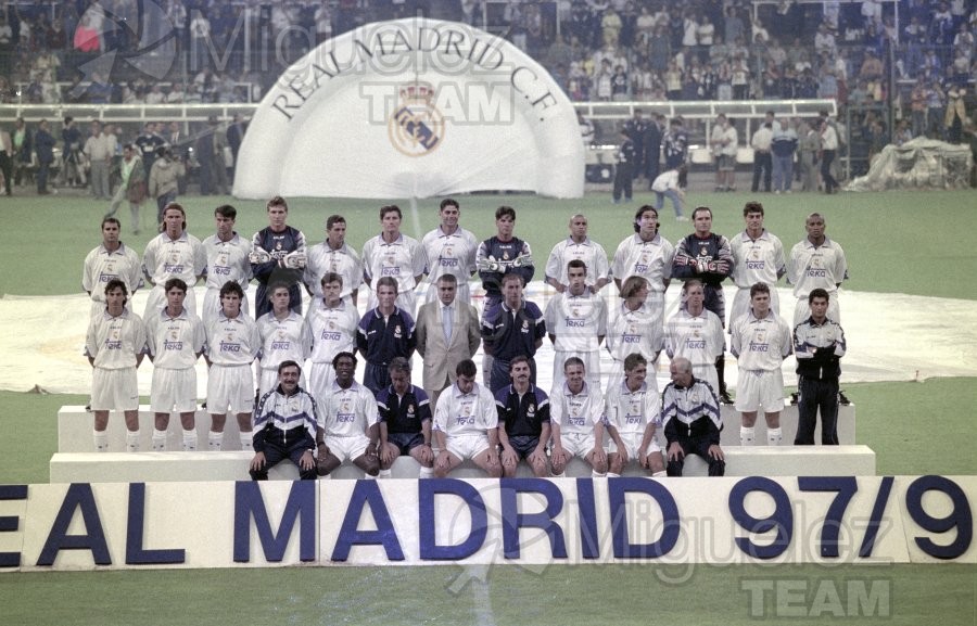 Presentación de la temporada1997-1998 del REAL MADRID, en el estadio Santiago Bernabéu de Madrid. 1997
