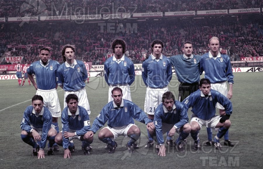Partido de Liga 1ª División entre ATLÉTICO DE MADRID-REAL OVIEDO en el estadio Vicente Calderón de Madrid. 1998
