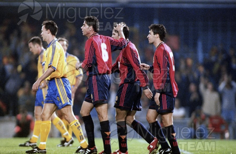 Partido amistoso entre las selecciónes de ESPAÑA-SUECIA en el estadio Balaidos de Vigo (Pontevedra). 1998