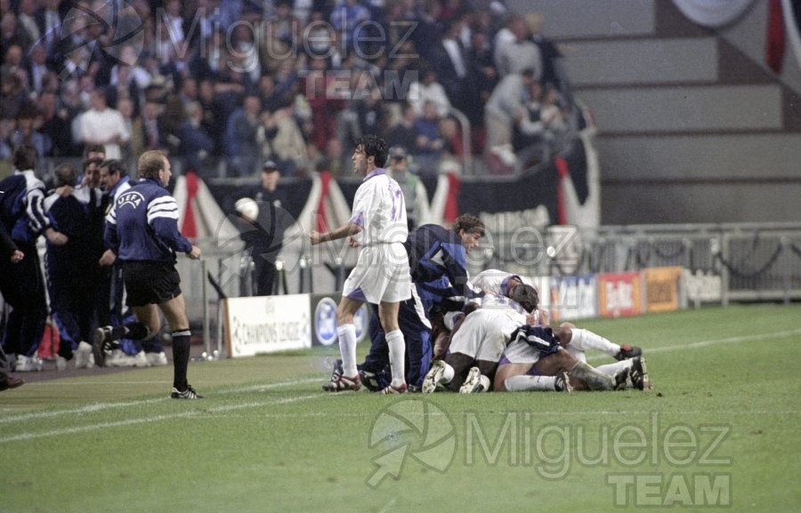FINAL CHAMPIONS LEAGE (Liga de Campeones) en Amsterdam (Holanda) entre el REAL MADRID-JUVENTUS. 1998