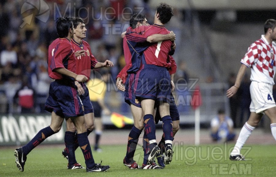 Partido amistoso entre ESPAÑA-CROACIA y Carrera de 1500 de mujeres y hombres (Sevilla) 1999.