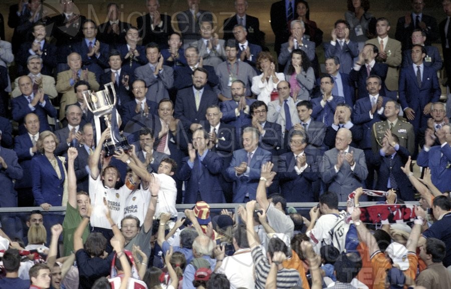 Final de la Copa del Rey entre VALENCIA-ATLÉTICO DE MADRID celebrada en el Estadio Olímpico de Sevilla. 1999