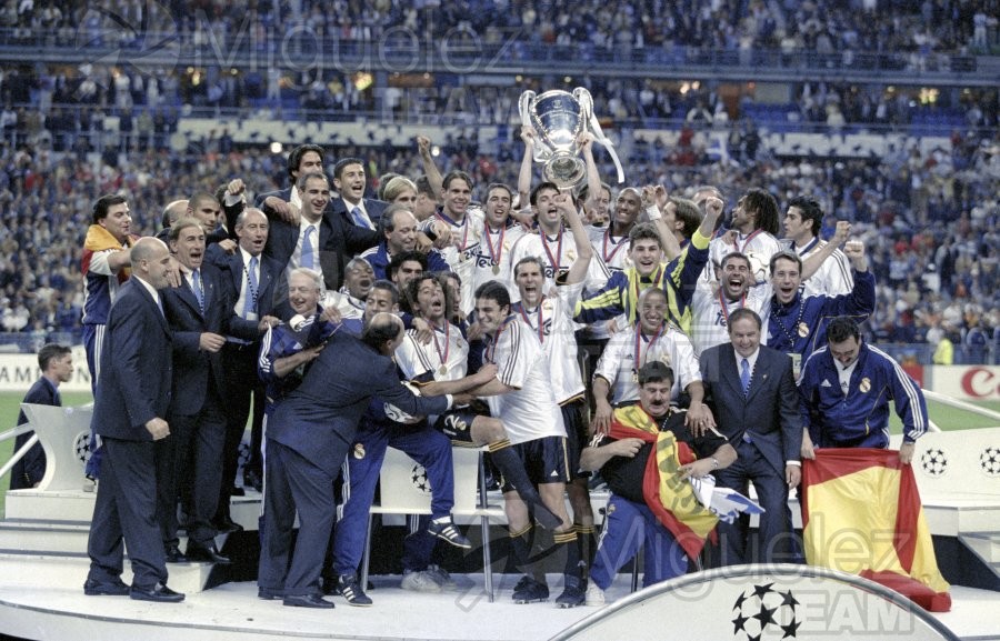 Final de la LIGA DE CAMPEONES (Champions Leage) entre Real Madrid - Valencia (París) 2000.