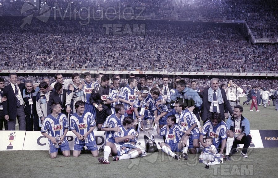 Final de la COPA DEL REY, celebrada entre el ESPANYOL-ATLÉTICO DE MADRID en el estadio de Mestalla de Valencia. 2000