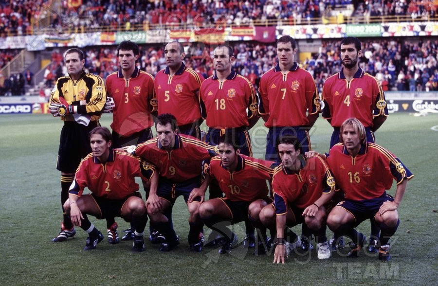 EUROCOPA-2000, celebrada en Bélgica-Paises Bajos. Partido entre ESPAÑA-FRANCIA, celebrado en el estadio Jan Breydel de Brujas (Bélgica).