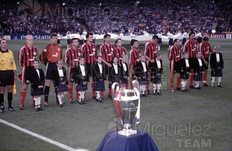 FINAL LIGA DE CAMPEONES (CHAMPIONS LEAGUE) entre REAL MADRID-BAYER LEVERKUSEN, Glasgow (Escocia) 2002.