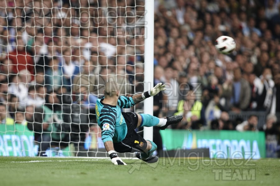 Partido de La Liga Primera División, Temporada 2010-2011. Real Madrid - FC Barcelona (Madrid) 2011. 