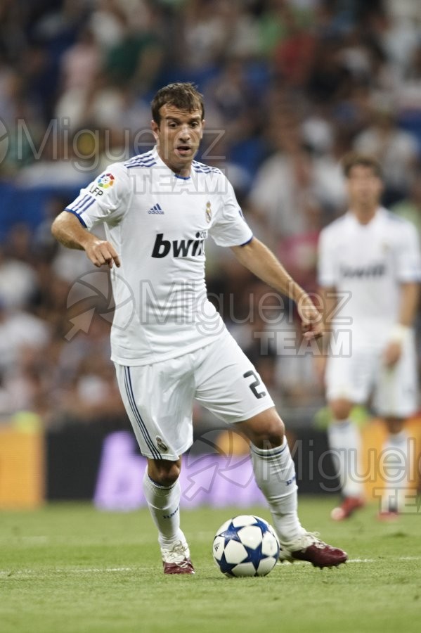 XXXII edición del Trofeo Santiago Bernabéu entre Real Madrid-Peñarol (URU) (Madrid) 2010. 