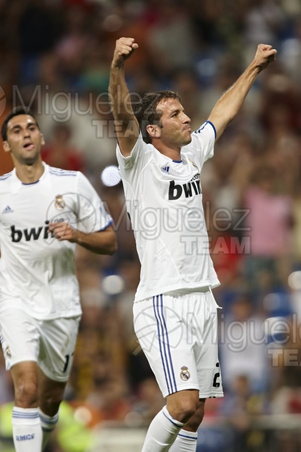 XXXII edición del Trofeo Santiago Bernabéu entre Real Madrid-Peñarol (URU) (Madrid) 2010. 