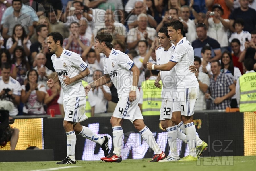 XXXII edición del Trofeo Santiago Bernabéu entre Real Madrid-Peñarol (URU) (Madrid) 2010. 