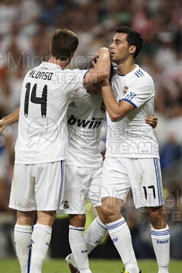 XXXII edición del Trofeo Santiago Bernabéu entre Real Madrid-Peñarol (URU) (Madrid) 2010. 