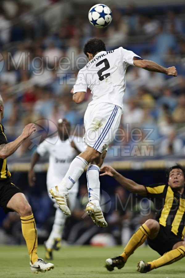 XXXII edición del Trofeo Santiago Bernabéu entre Real Madrid-Peñarol (URU) (Madrid) 2010. 