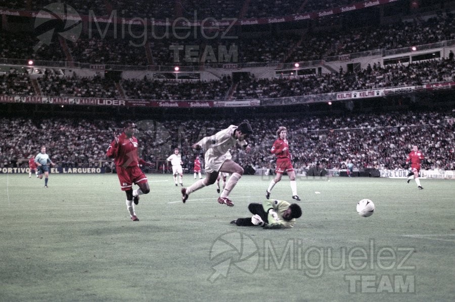 Partido Mundíal contra el RACISMO celebrado en el estadio Santiago Bernabéu de Madrid. 1997