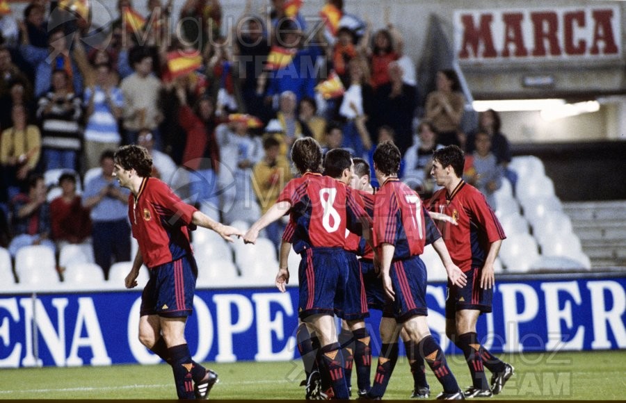 Partido de Clasificación para la Eurocopa del 2000 entre ESPAÑA-AUSTRIA en el estadio Mestalla de Valencia. 1998. 