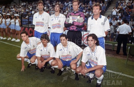 Jugadores recien fichados, del Tenerife, posando para pa prensa. Temporada 1996-1997. 