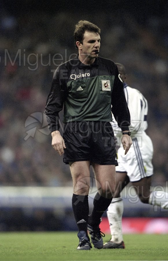 Partido de Liga 1ª División entre REAL MADRID-MÁLAGA, celebrado en el Campo Santiago Bernabéu (Madrid). 2001