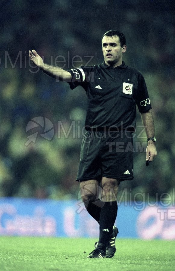 Partido de Liga 1ª División entre REAL MADRID-VALENCIA, en el Santiago Bernabéu (Madrid). 2003