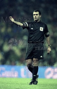Partido de Liga 1ª División entre REAL MADRID-VALENCIA, en el Santiago Bernabéu (Madrid). 2003