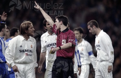Partido de Liga 1ª División entre REAL MADRID-DEPORTIVO, Madrid 2003.