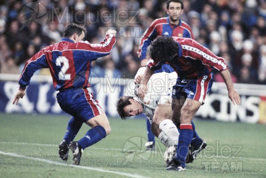Partido de Liga 1ª División entre REAL MADRID-BARCELONA en el estadio Santiago Bernabéu de Madrid. 1995