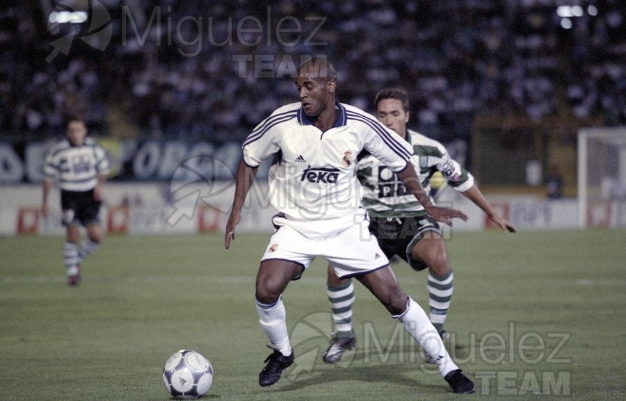Partido amistoso entre SPORTING DE LISBOA-REAL MADRID en el estadio JOSE DE ALVALADE de Lisboa (Portugal). 2000