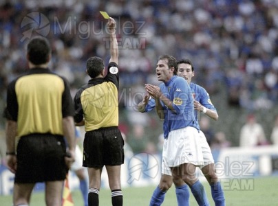 EUROCOPA-2000, celebrada en Bélgica-Paises Bajos. Partido entre ITALIA-BÉLGICA, celebrado en el estadio KING BANDONIN de Bruselas (Bélgica).