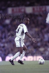 Partido de Liga 1ª División entre REAL MADRID-DEPORTIVO DE LA CORUÑA, en el Santiago Bernabéu de Madrid. 2000