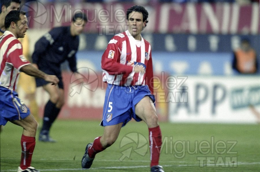 Partido de Liga 1ª División entre ATLÉTICO DE MADRID-DEPORTIVO DE LA CORUÑA, Madrid 2003.