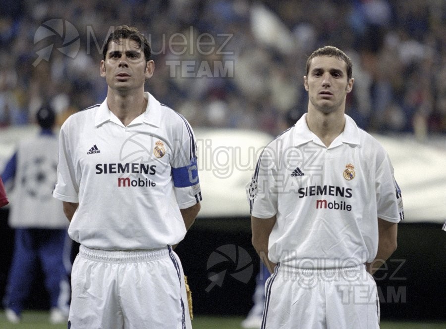 Partido de Liga de Campeones entre REAL MADRID-AEK DE ATENAS, Madrid 2002.