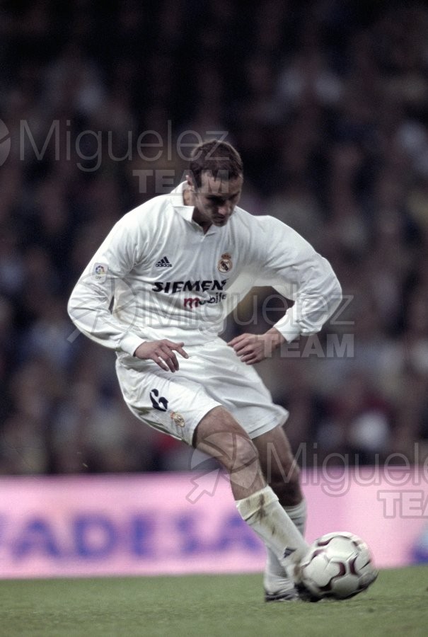 Partido de Liga 1ª División entre REAL MADRID-DEPORTIVO DE LA CORUÑA, Madrid 2003.