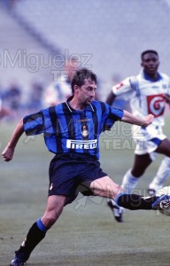El jugador del equipo italiano del INTER DE MILAN, GANZ (ITA), jugando un partido durante la temporda 1997-1998. 