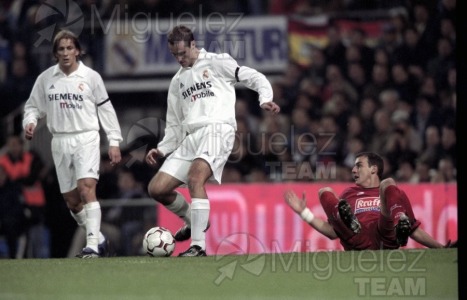 Partido de Liga 1ª División entre el REAL MADRID-REAL SOCIEDAD, Madrid 2002.