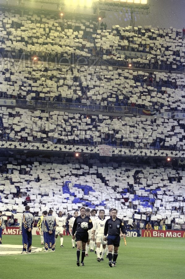 Partido de LIGA DE CAMPEONES entre el REAL MADRID-BAYERN DE MUNICH en el estadio Santiago Bernabéu de Madrid. 2000
