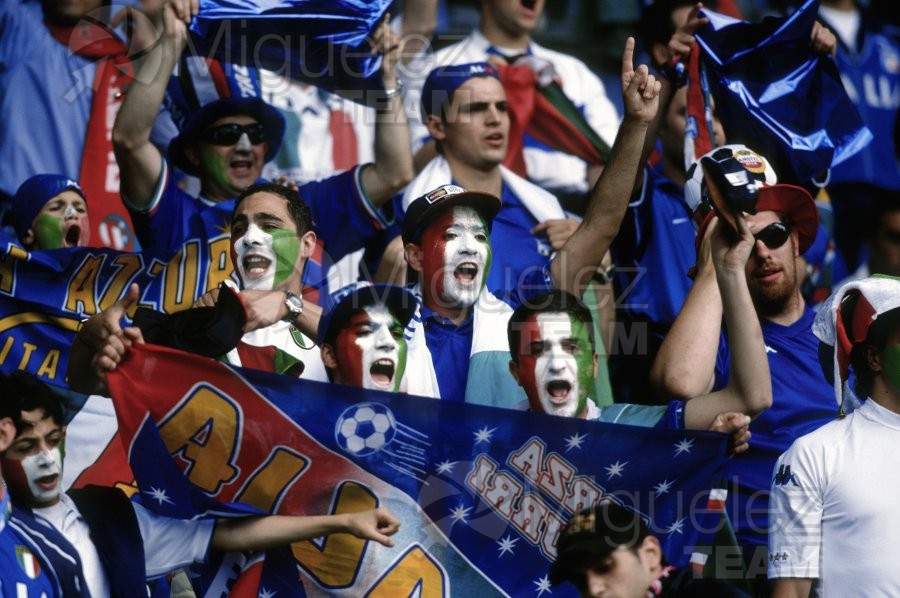 EUROCOPA-2000, celebrada en Bélgica-Paises Bajos. Partido entre ITALIA-BÉLGICA, celebrado en el estadio KING BANDONIN de Bruselas (Bélgica).