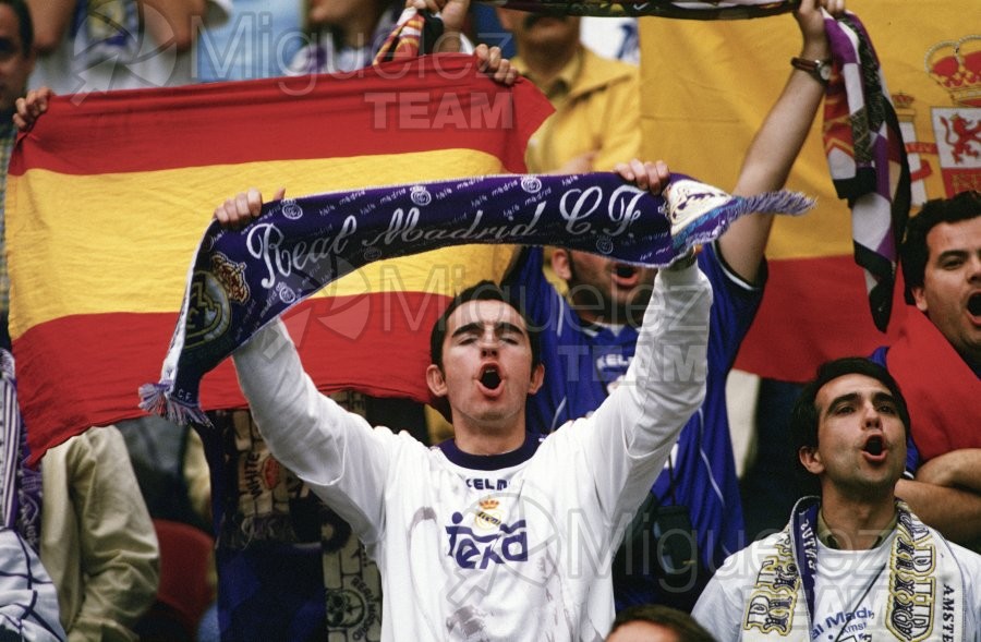FINAL CHAMPIONS LEAGE (Liga de Campeones) en Amsterdam (Holanda) entre el REAL MADRID-JUVENTUS. 1998