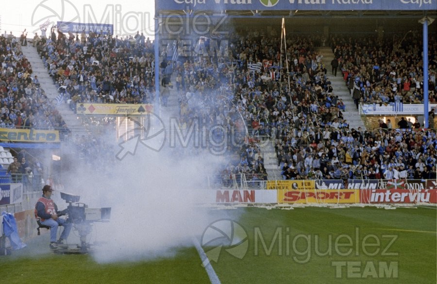 Partido de Liga 1ª División entre DEPORTIVO ALAVÉS-REAL MADRID en el estadio Mendizorroza de Vitoria. 1998