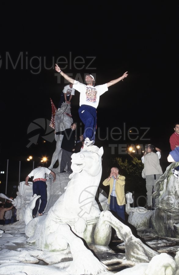 Último partido de Liga 1ª División entre ATLÉTICO DE MADRID-ALBACETE y celebración de la victoria (Madrid) 1996